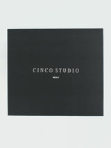 Chelsea Black de Cinco Studio